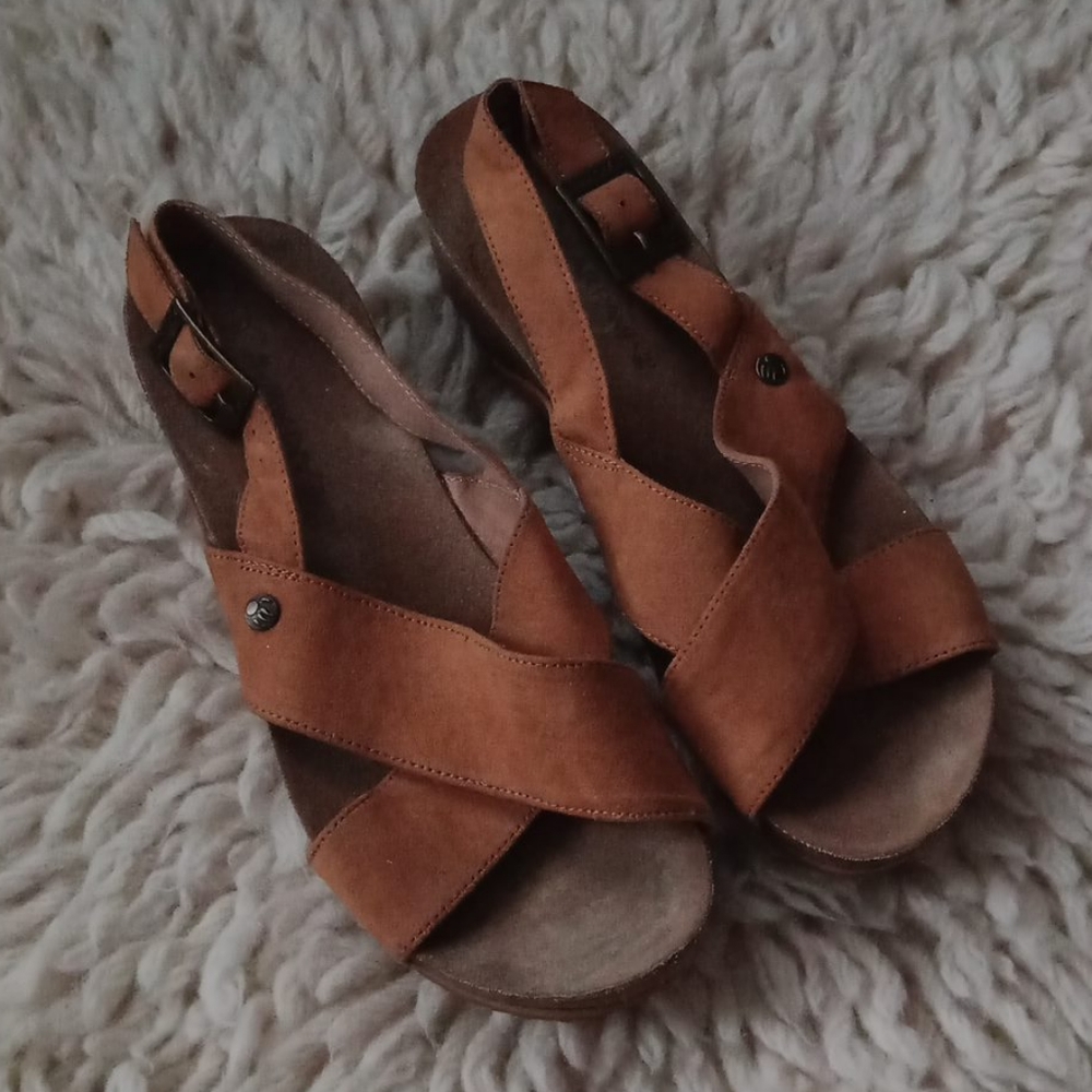 Bearpaw sandals